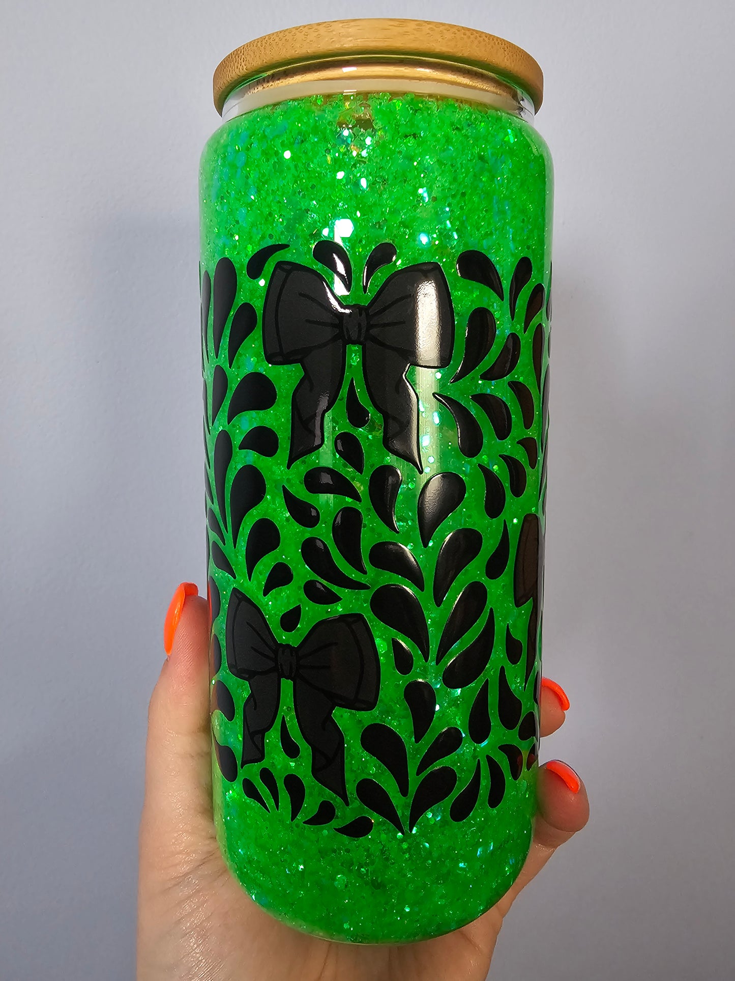Pre-made 16oz glass snowglobe tumbler